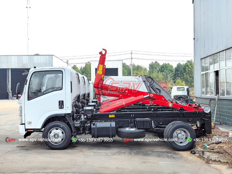 ISUZU KV100 Trash Truck With Hook Arm - Left Side View